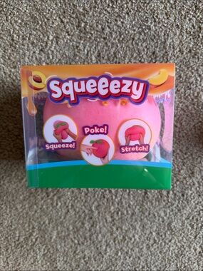 Squeeeze peach squishy  Toy